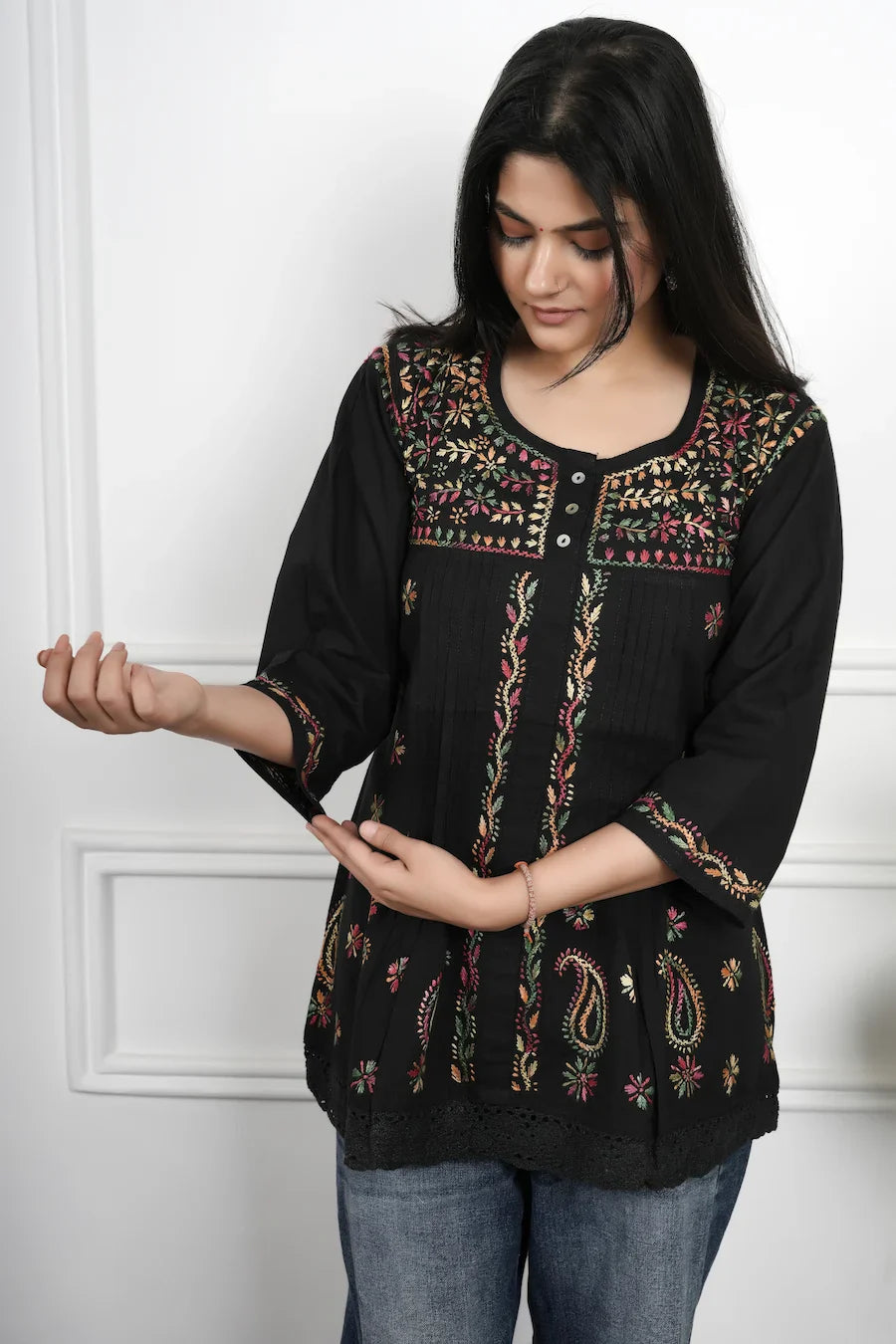 SHORT KURTIS - Dniza Chikankari