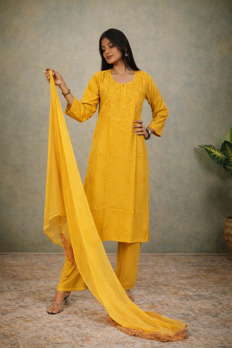 Dniza Chikankari set