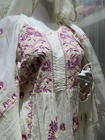 Elegant Royal Threads Chikankari Ensemble with Intricate Hand Embroidery