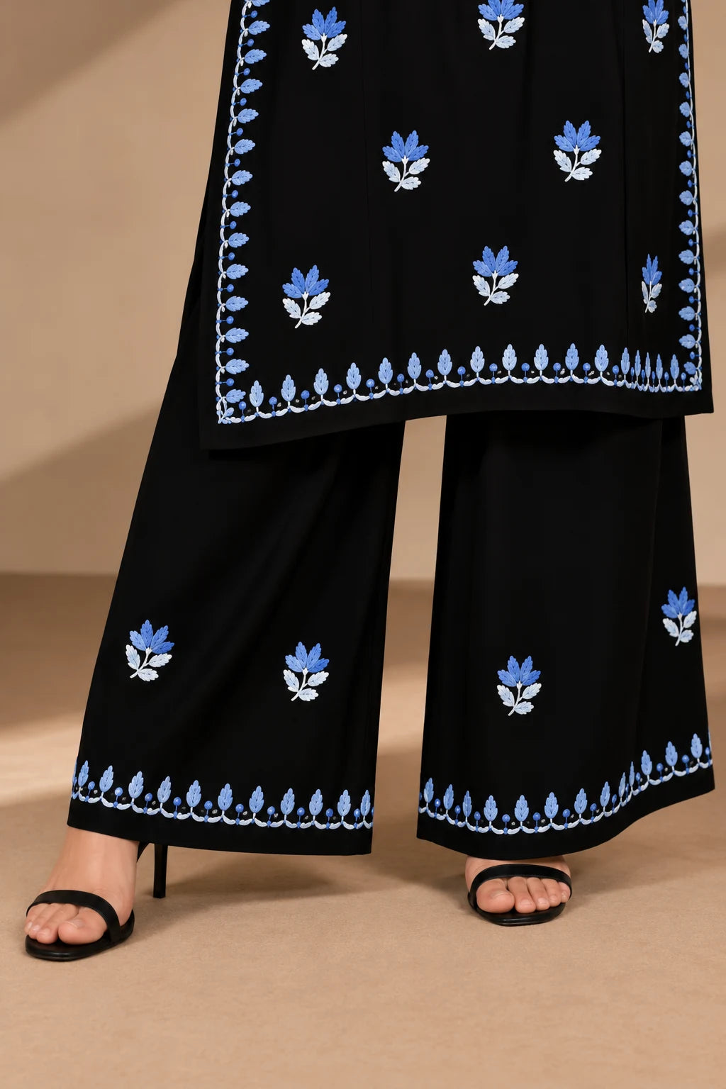 Noor Floral Embroidered Sleeveless Rayon Kurti Palazzo Set